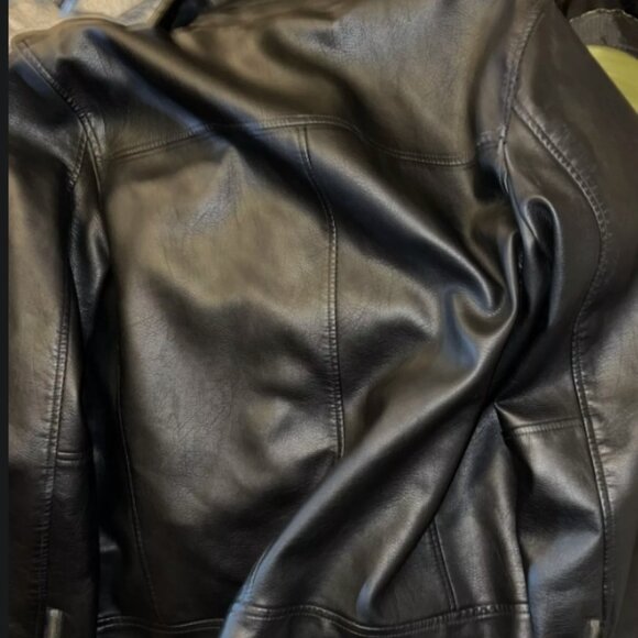 Levis Leather Motorcycle Jacket, Medium - Picture 2 of 2